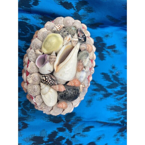 Seashell-Embellished Oval Trinket Box Red Velvet Interior & Lid - Picture 8 of 10